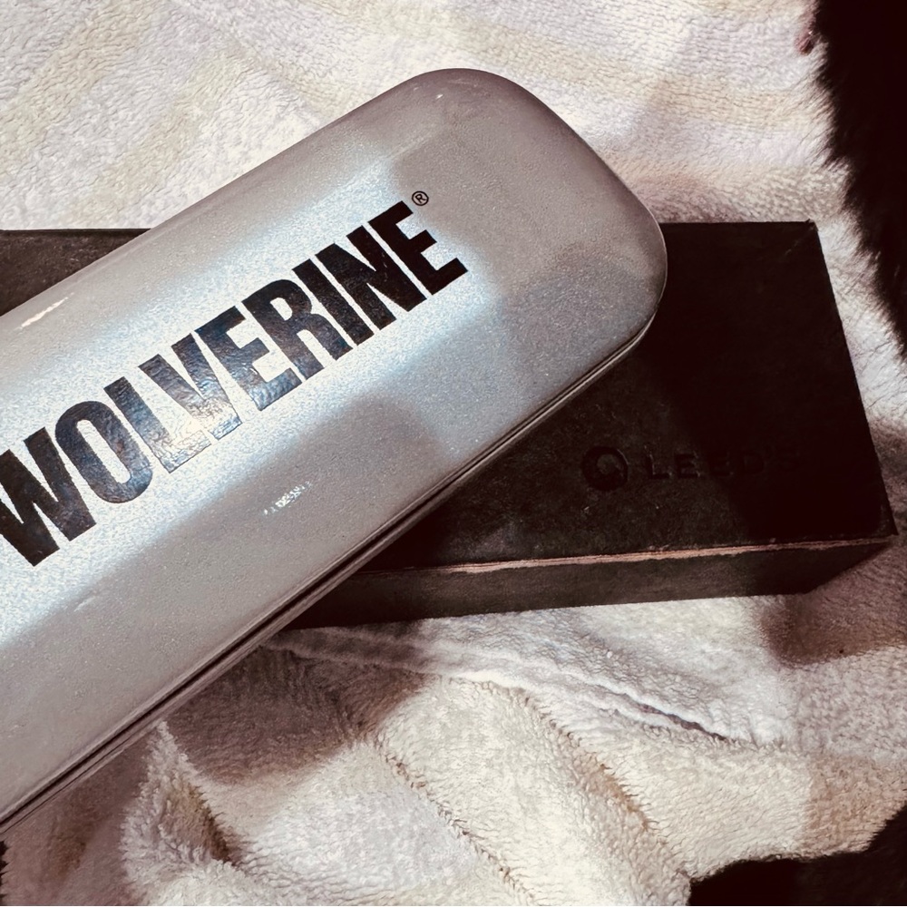 LEED’S ‘WOLVERINE’ Silver Pen, Tire Gauge & Flashlight with Metal Case Gift